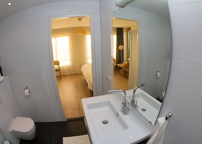 Alojamento de Acomodação e Pequeno-almoço Marbles 3*